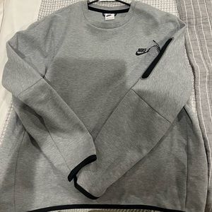 Nike Tech Fleece Crewneck Size XL Mens Gray